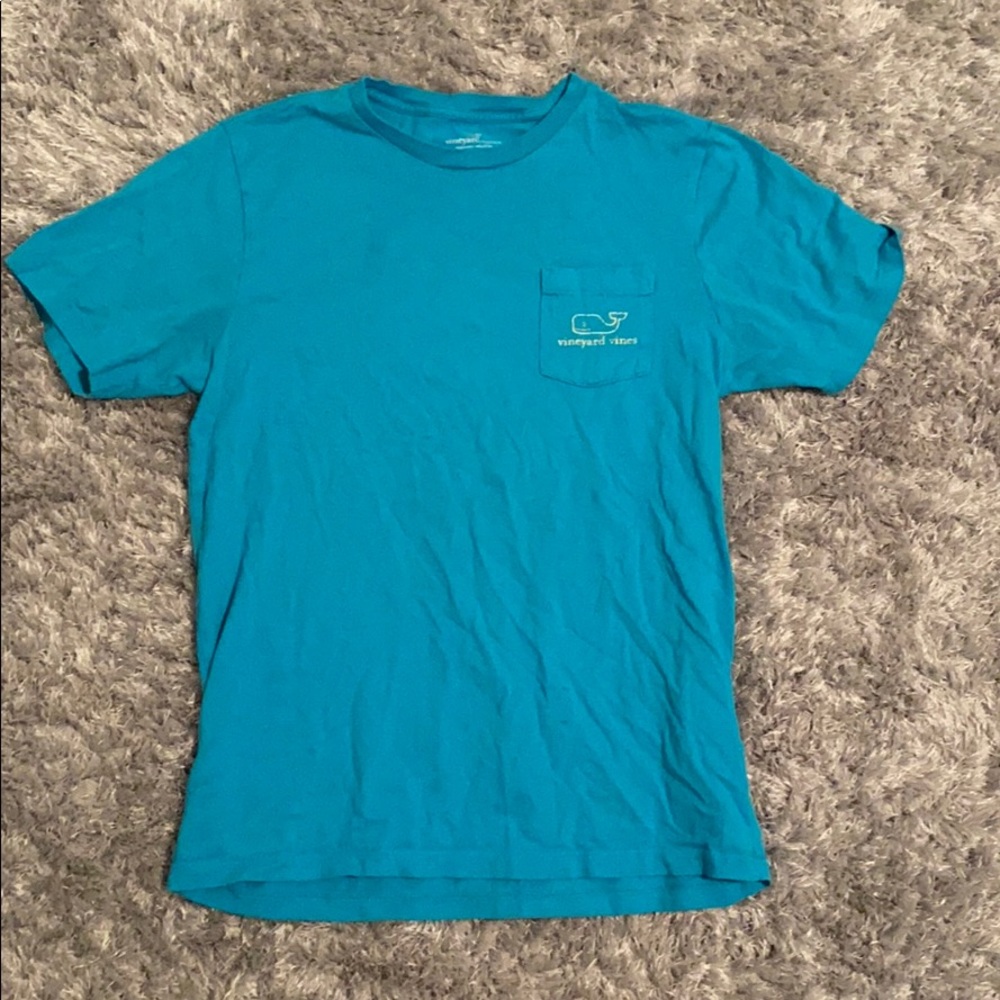blue vineyard vines shirt